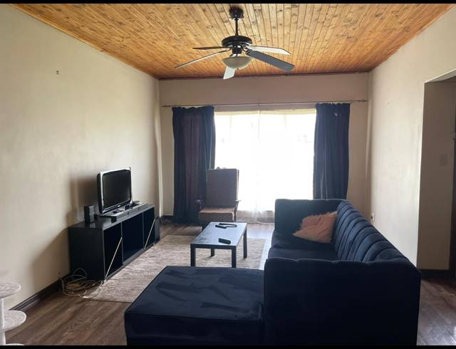 5 BEDROOM HOUSE FOR SALE IN VANDERBIJLPARK SE 2